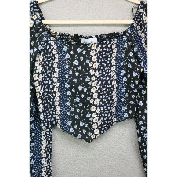 Sadie & Sage Long Belled Sleeves Cropped Top-Large-New w/Tags-Whimsigoth - Picture 2 of 10